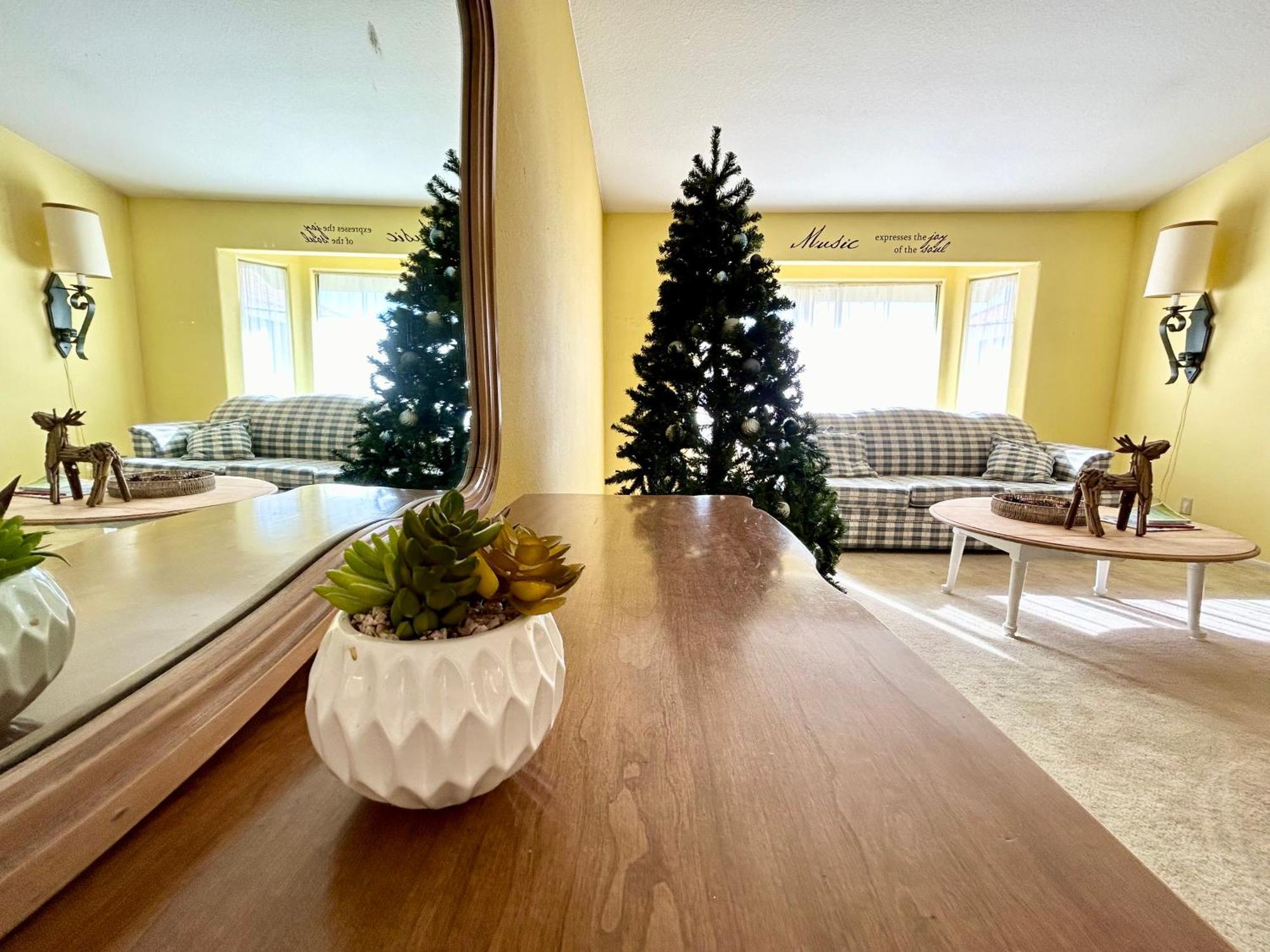 Festive Haven Room Hemet Eksteriør bilde